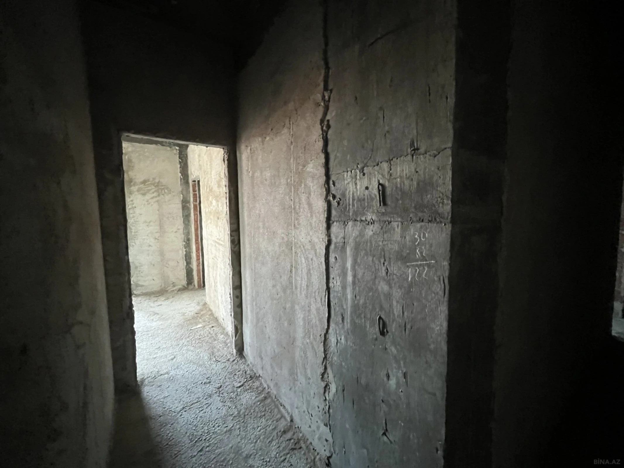 Satılır 2 otaqlı mənzil 97 m²