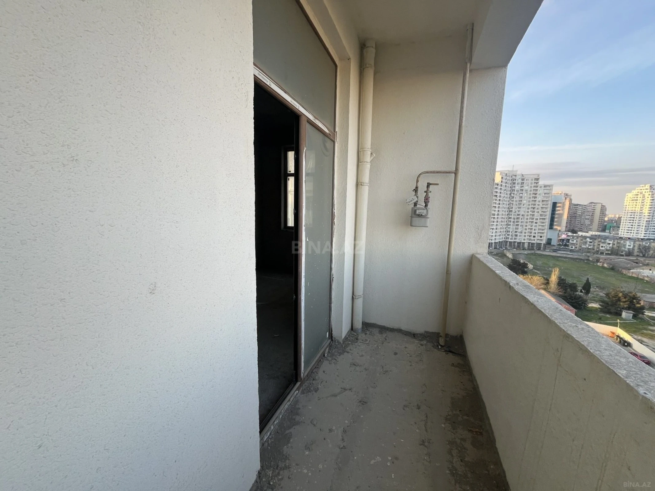 Satılır 2 otaqlı mənzil 97 m²