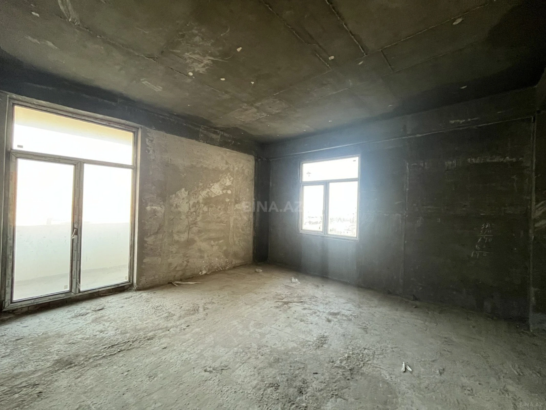 Satılır 2 otaqlı mənzil 97 m²