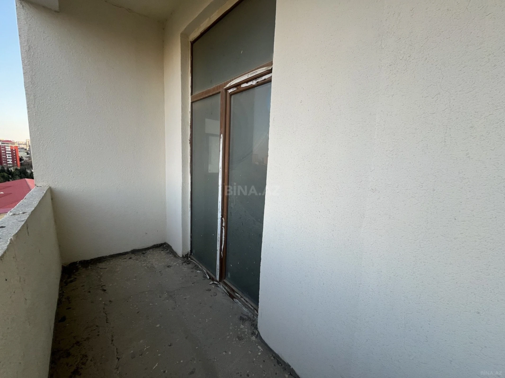 Satılır 2 otaqlı mənzil 97 m²