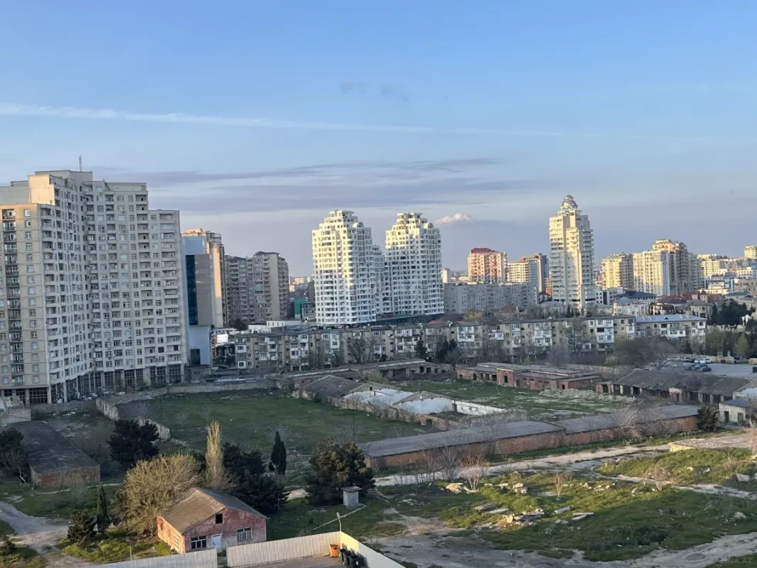 Satılır 2 otaqlı mənzil 97 m²