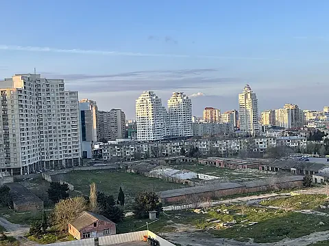 Satılır 2 otaqlı mənzil 97 m²