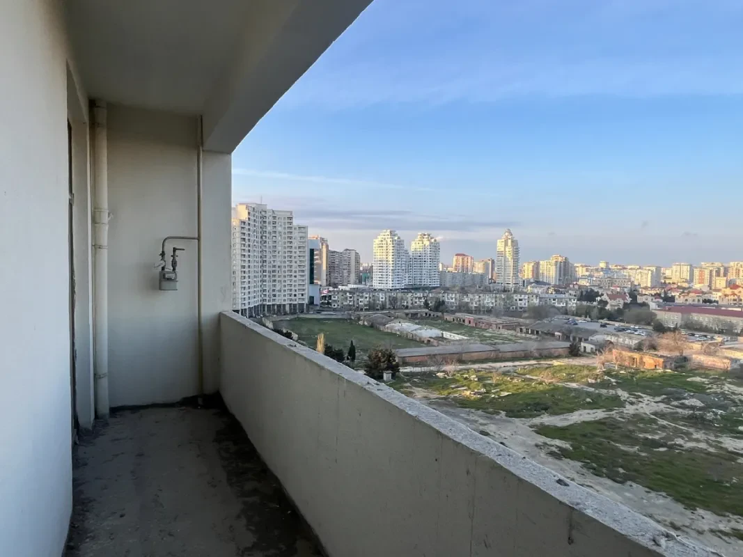Satılır 2 otaqlı mənzil 97 m²