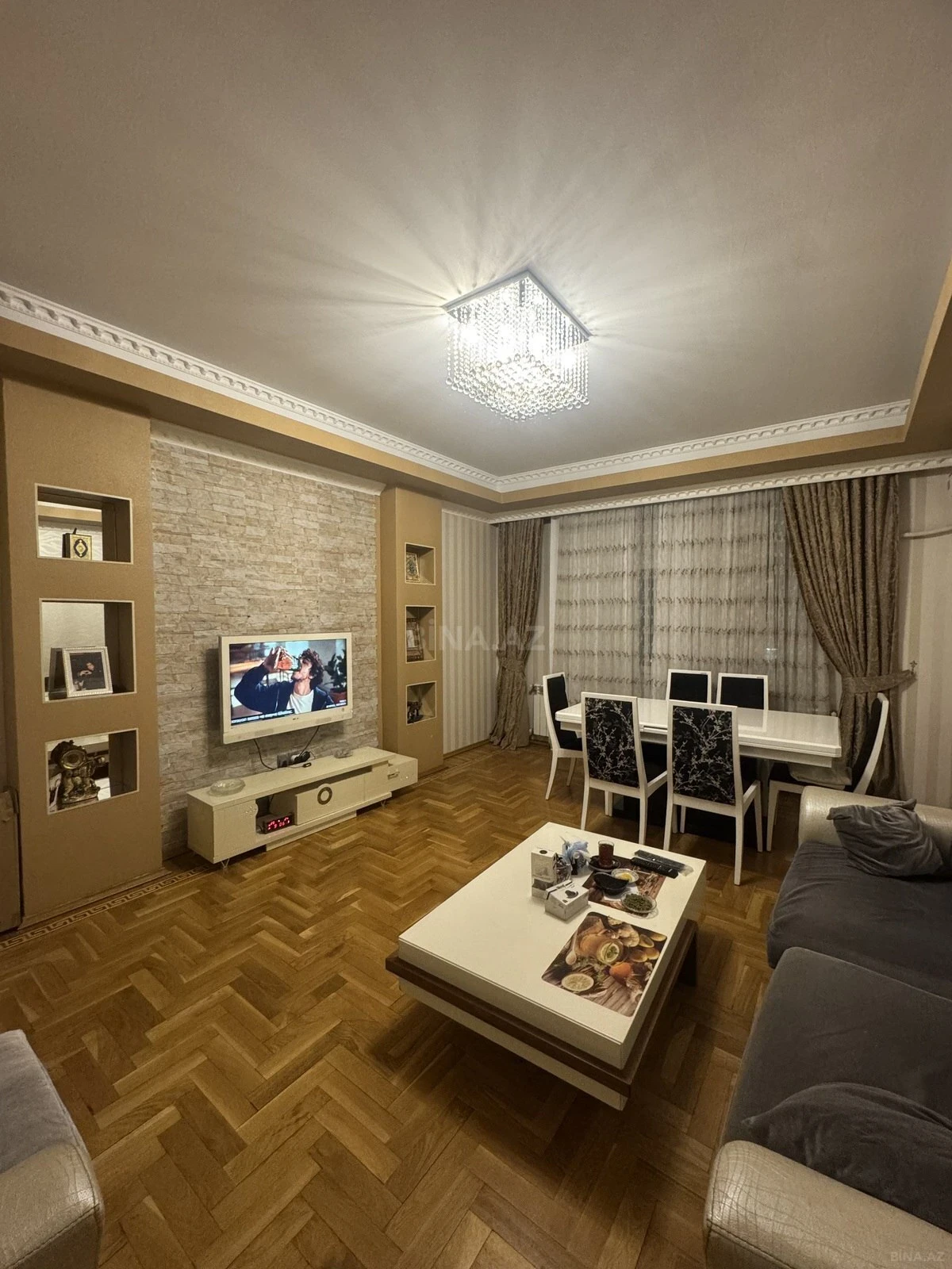 Satılır 3 otaqlı mənzil 125 m²