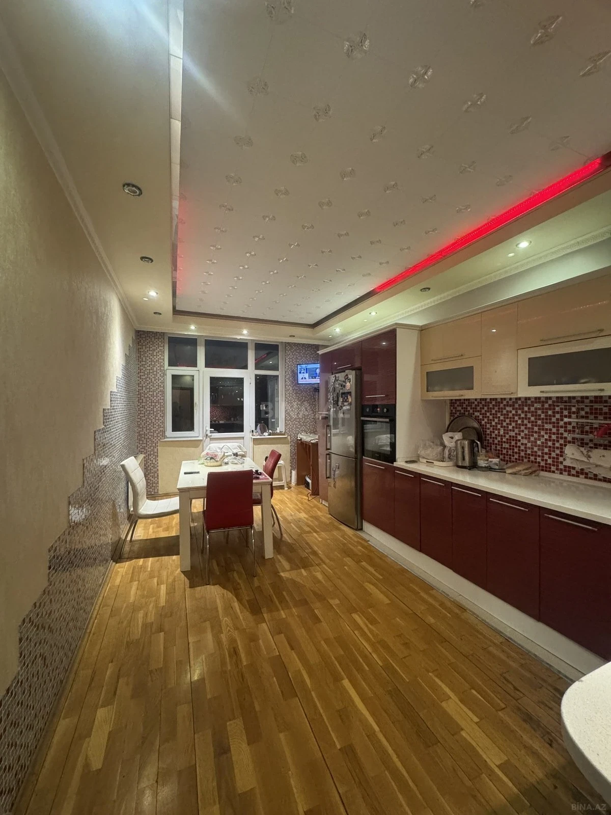 Satılır 3 otaqlı mənzil 125 m²