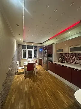 Satılır 3 otaqlı mənzil 125 m²