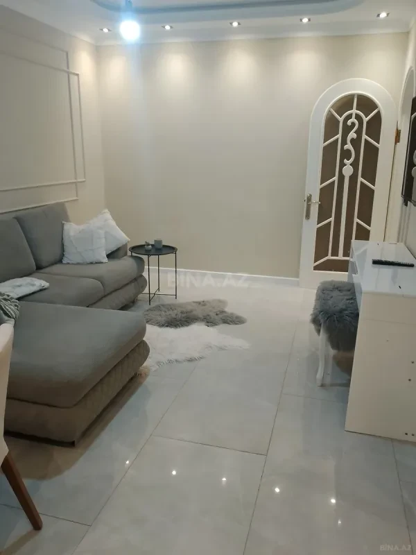 Kirayə verilir 2 otaqlı mənzil 55 m²