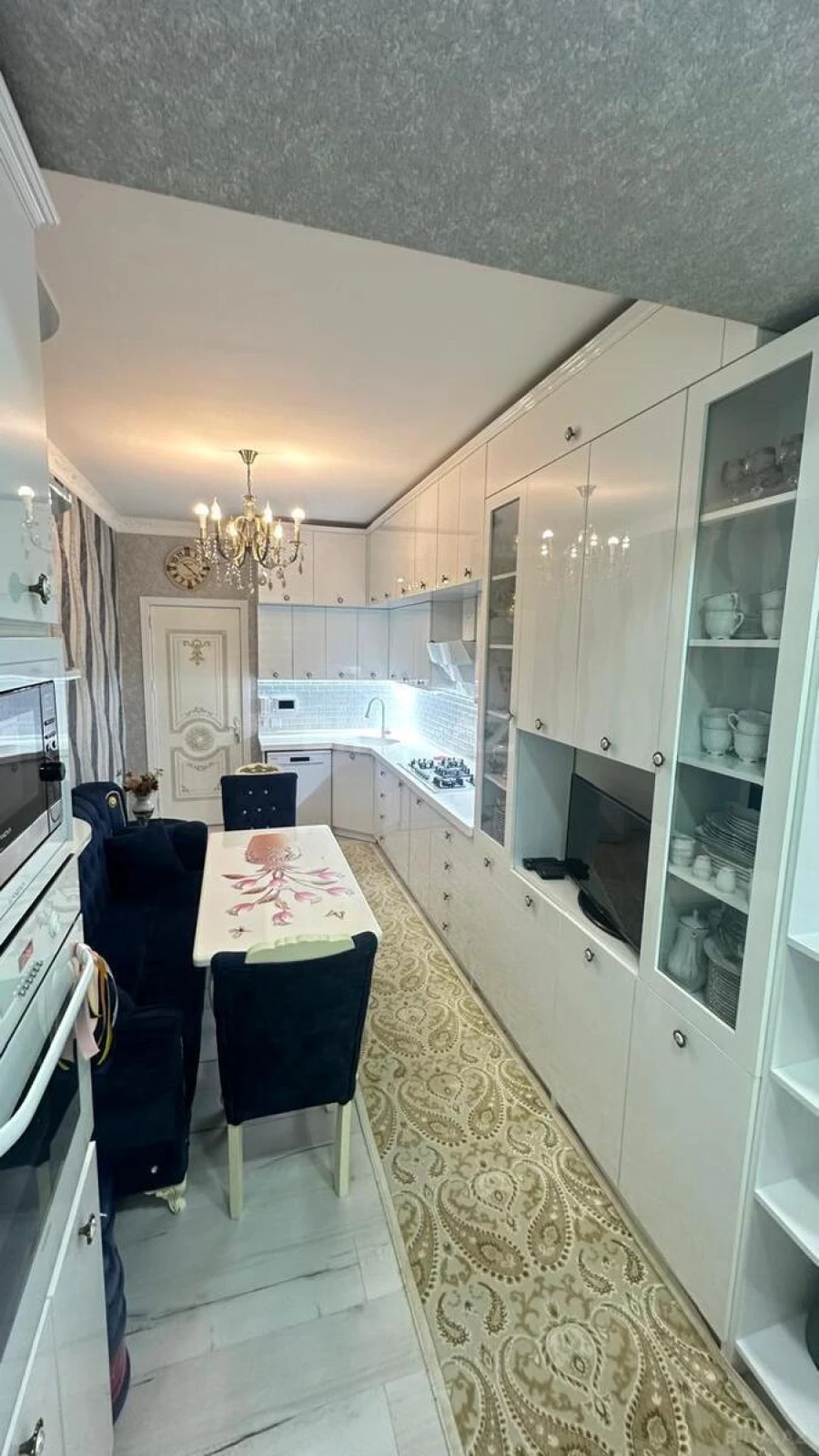 Satılır 4 otaqlı mənzil 148 m²