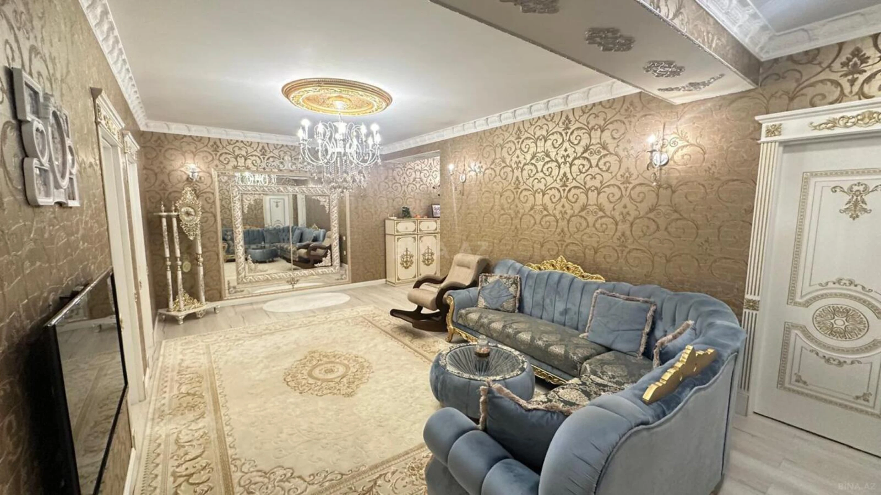Satılır 4 otaqlı mənzil 148 m²