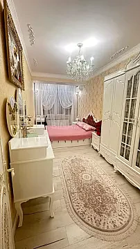 Satılır 4 otaqlı mənzil 148 m²