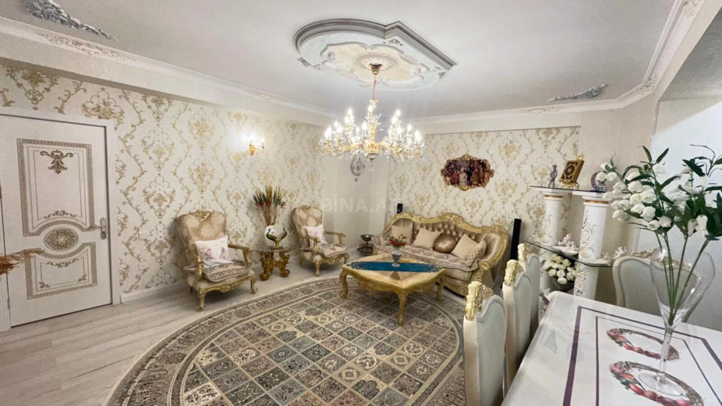 Satılır 4 otaqlı mənzil 148 m²