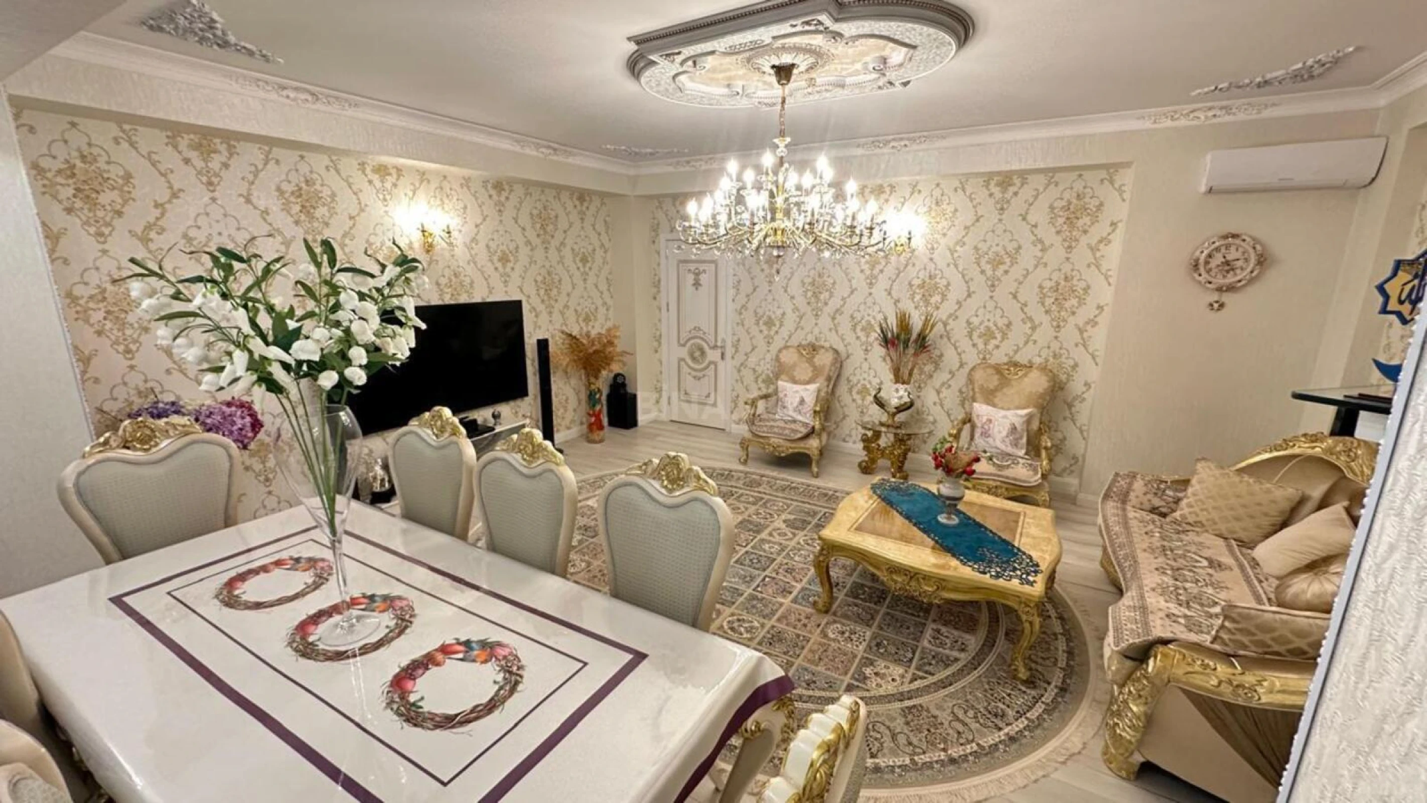 Satılır 4 otaqlı mənzil 148 m²