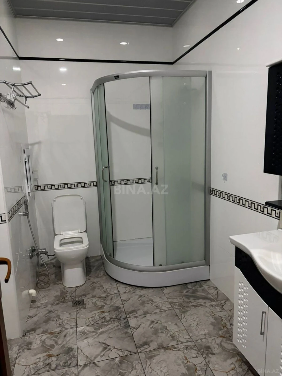 Satılır 3 otaqlı mənzil 128 m²