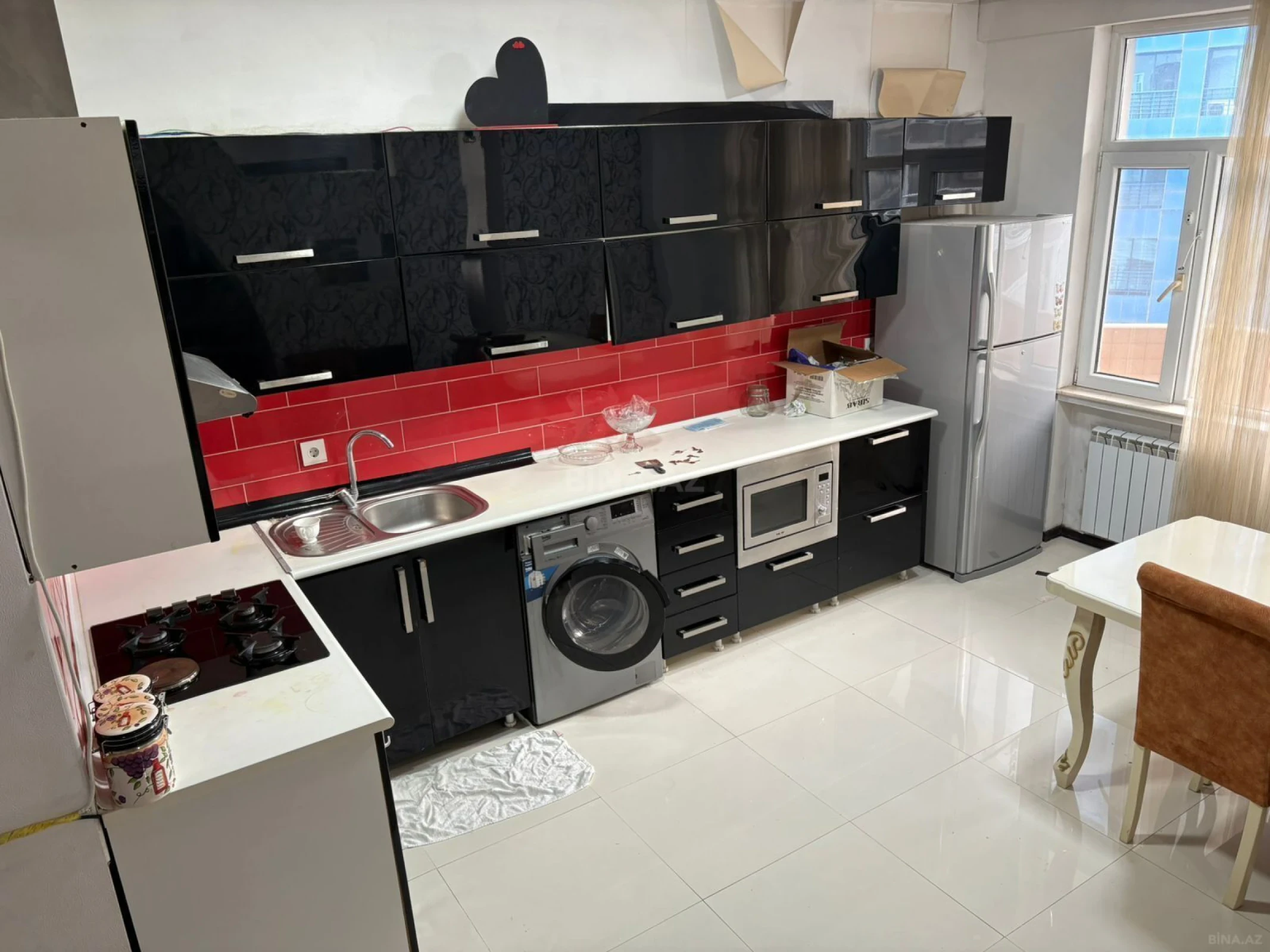 Satılır 3 otaqlı mənzil 128 m²