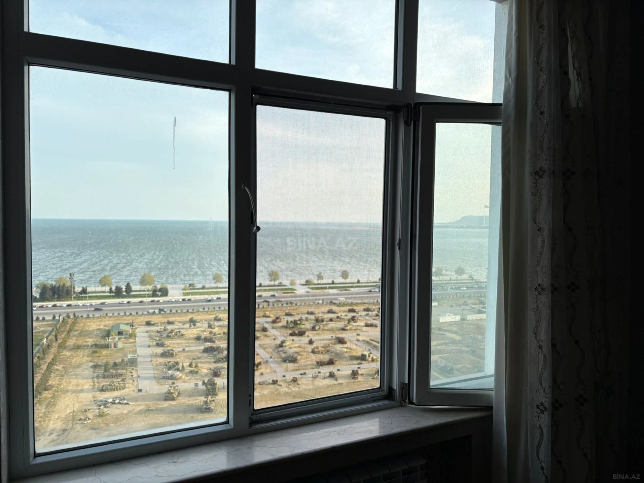Satılır 3 otaqlı mənzil 128 m²