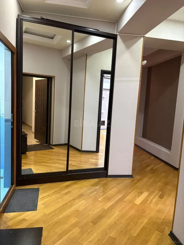Satılır 3 otaqlı mənzil 128 m²