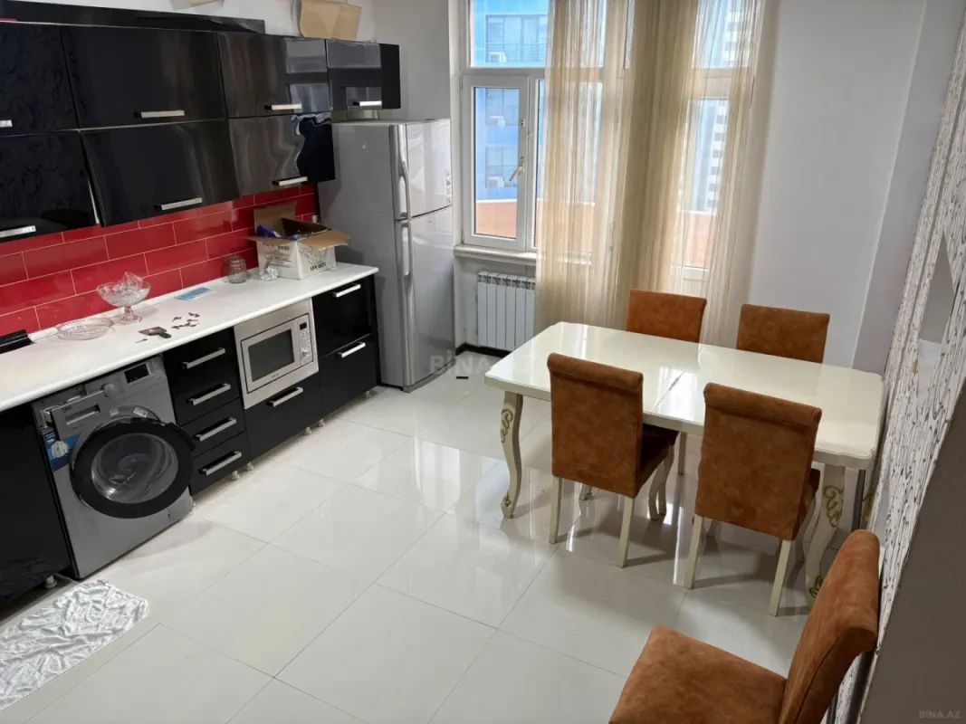 Satılır 3 otaqlı mənzil 128 m²