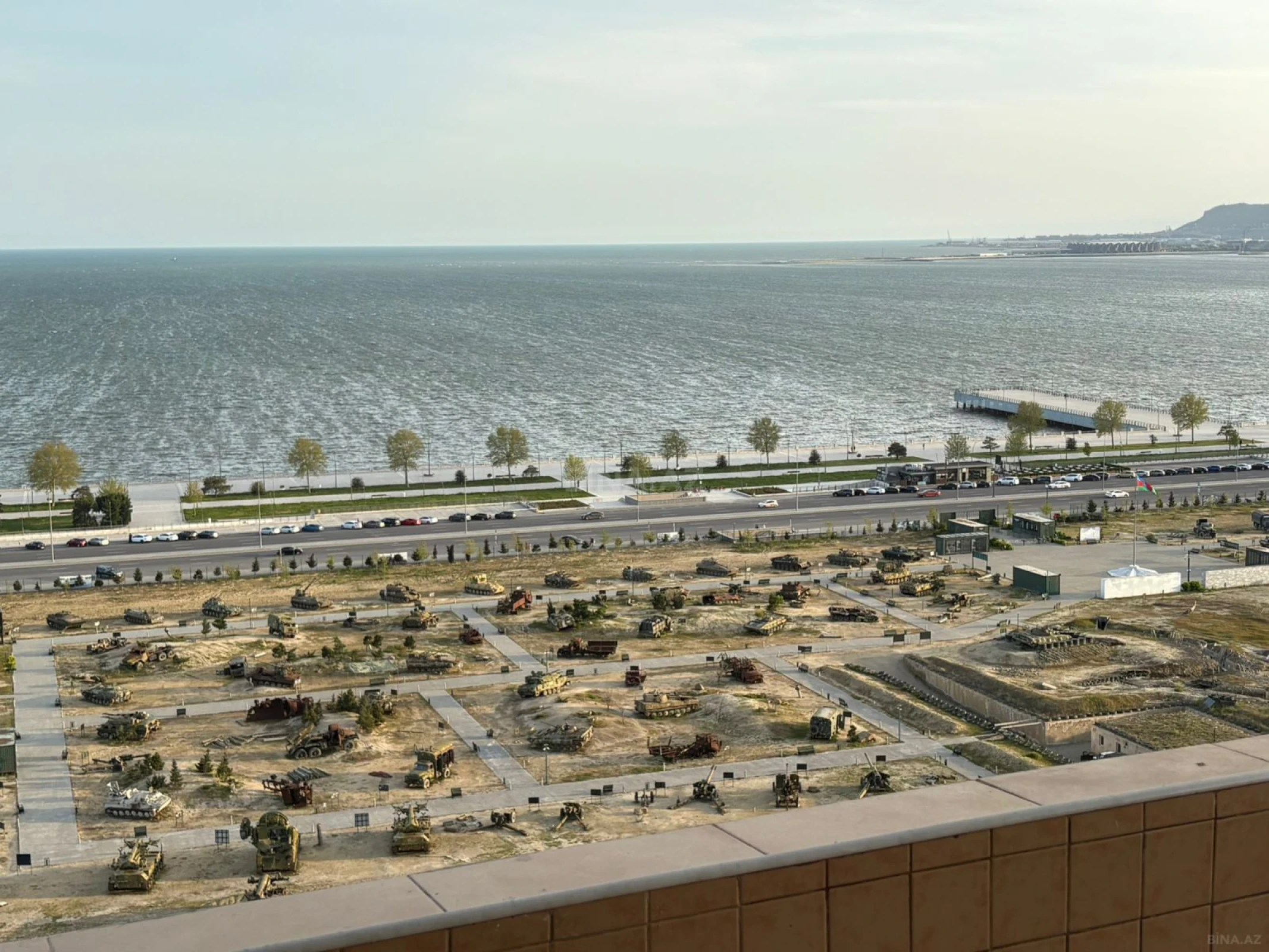 Satılır 3 otaqlı mənzil 128 m²