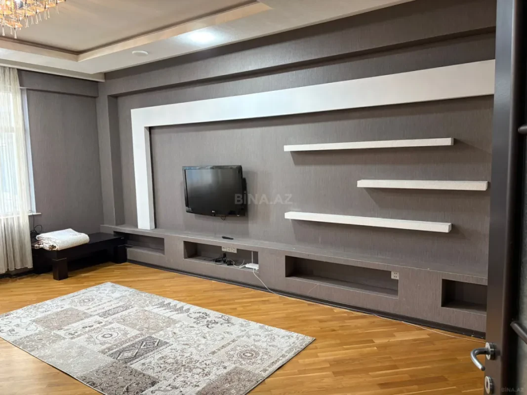 Satılır 3 otaqlı mənzil 128 m²