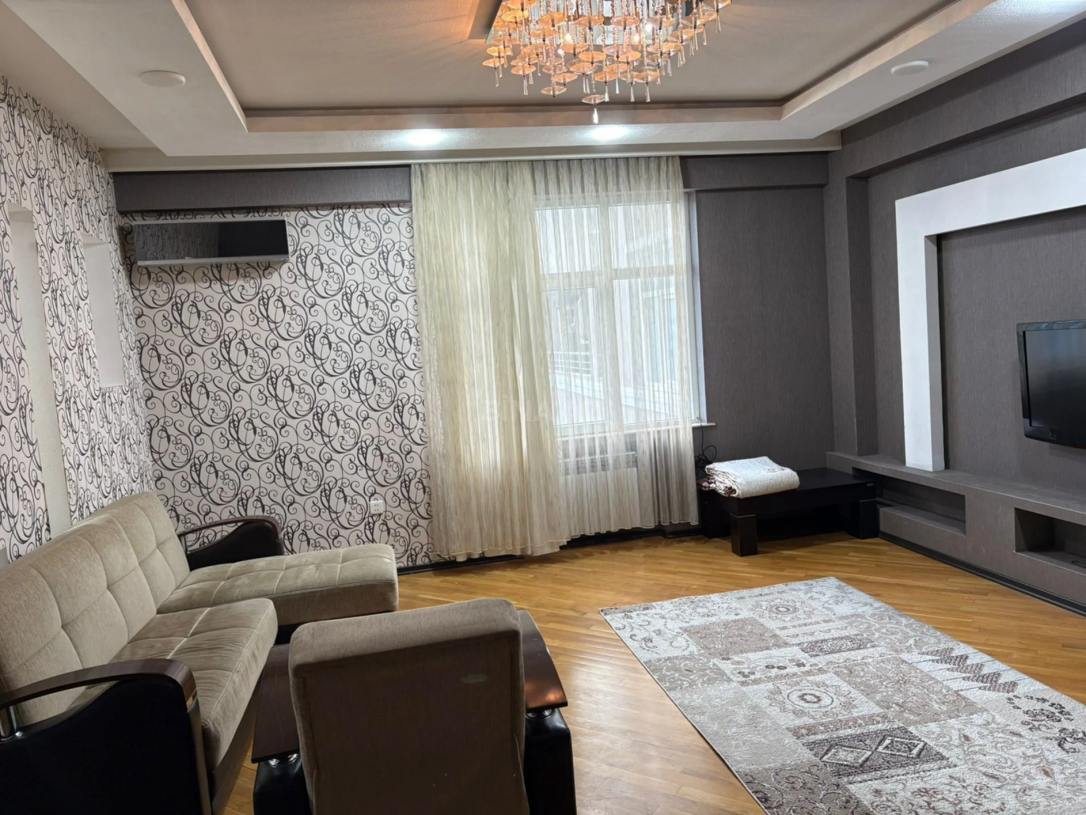 Satılır 3 otaqlı mənzil 128 m²