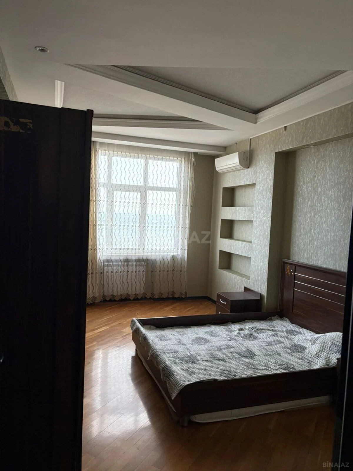 Satılır 3 otaqlı mənzil 128 m²
