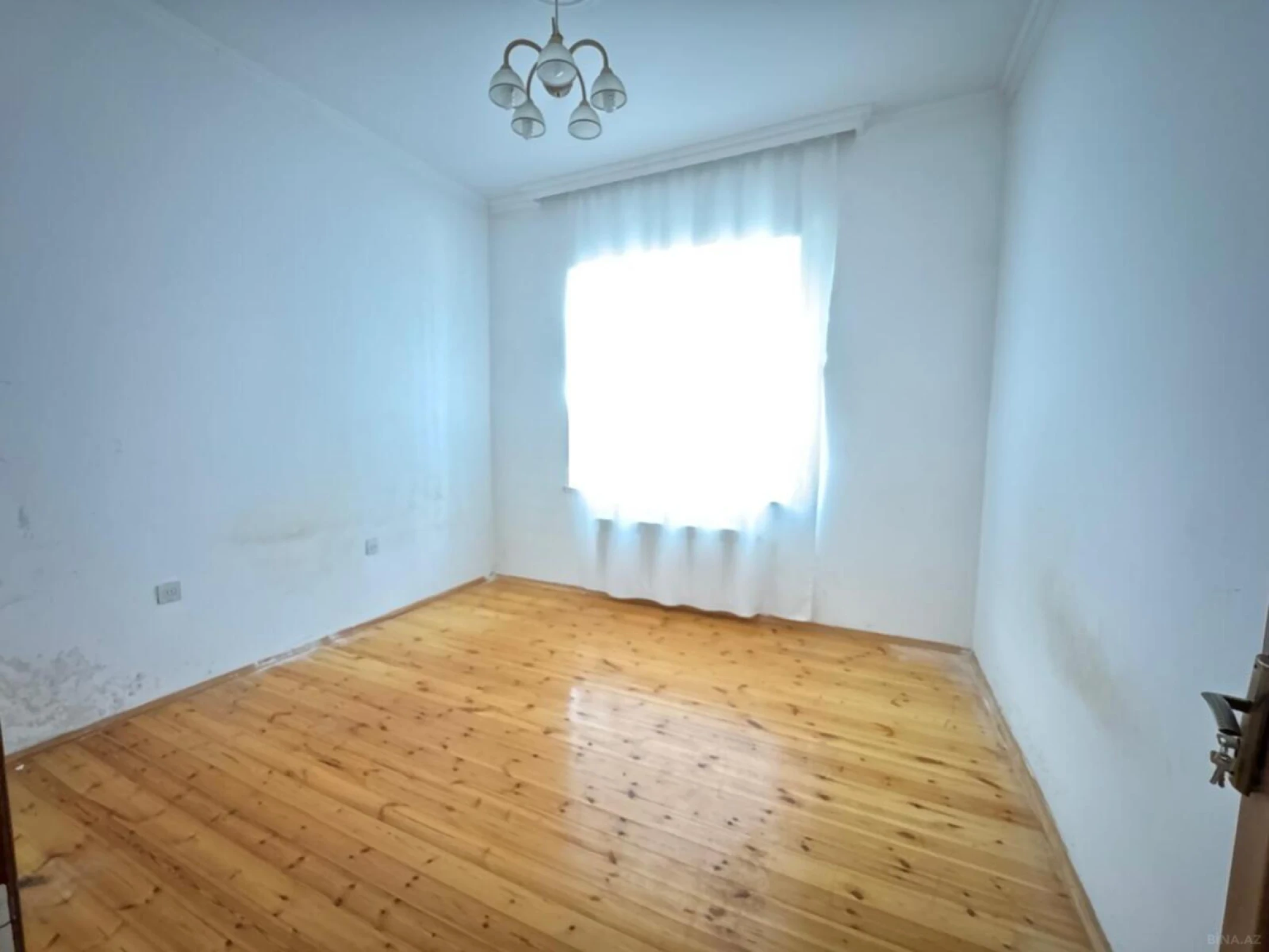 Satılır 4 otaqlı həyət evi 250 m²