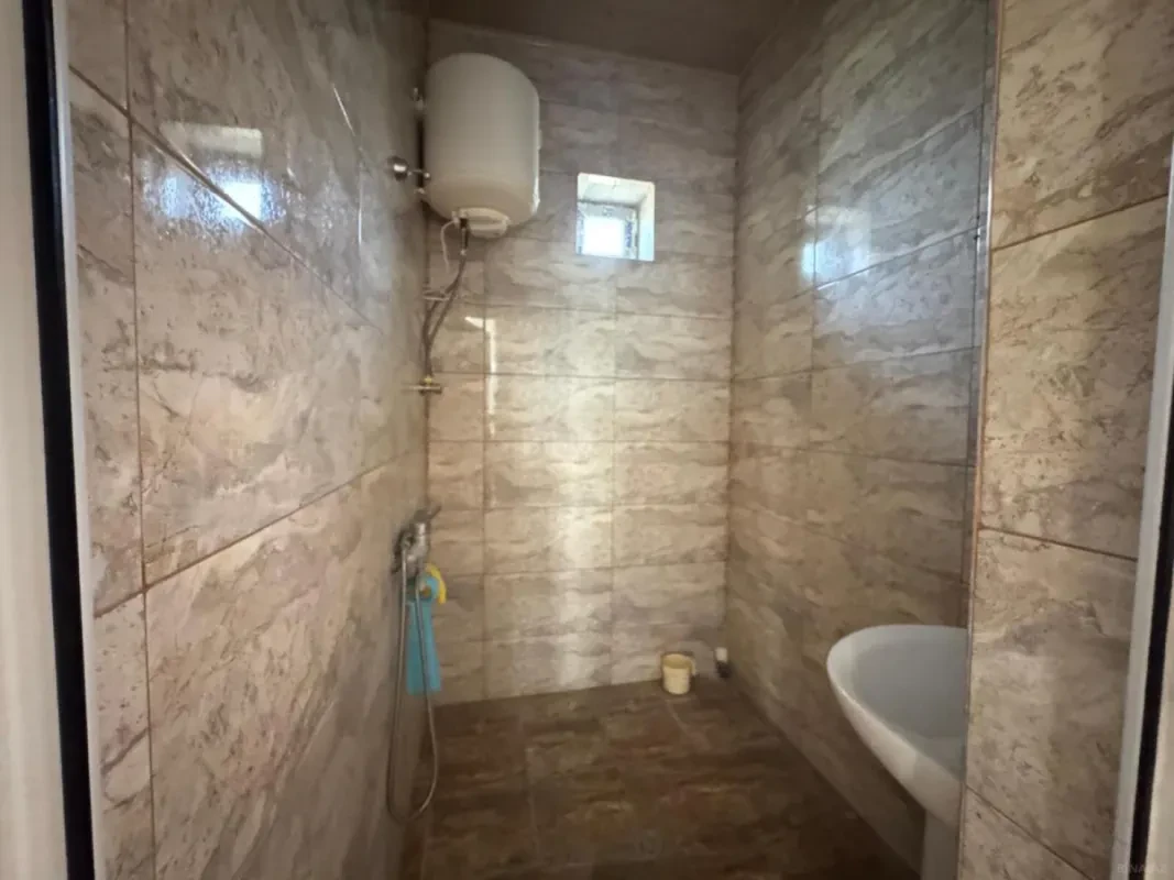 Satılır 4 otaqlı həyət evi 250 m²