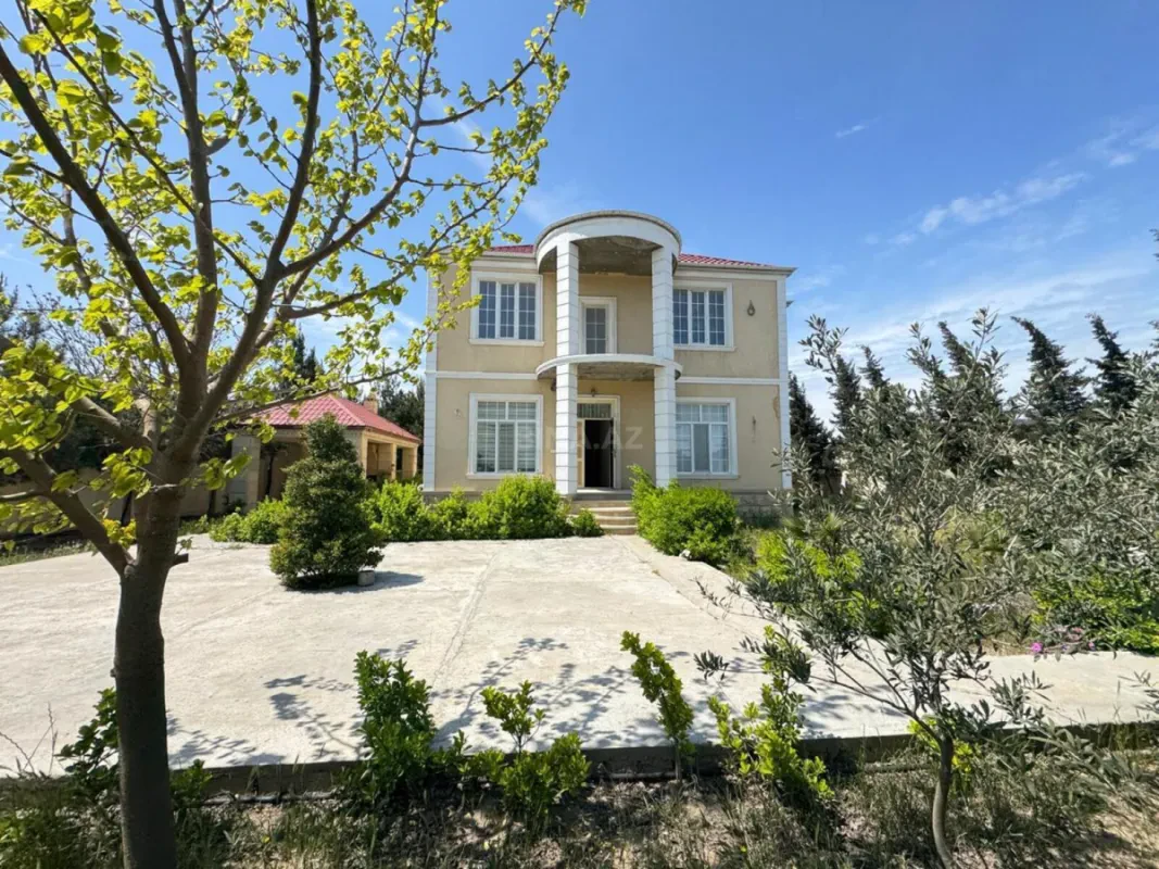 Satılır 4 otaqlı həyət evi 250 m²