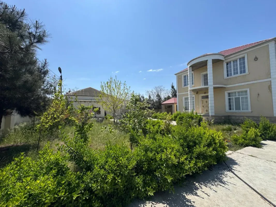 Satılır 4 otaqlı həyət evi 250 m²