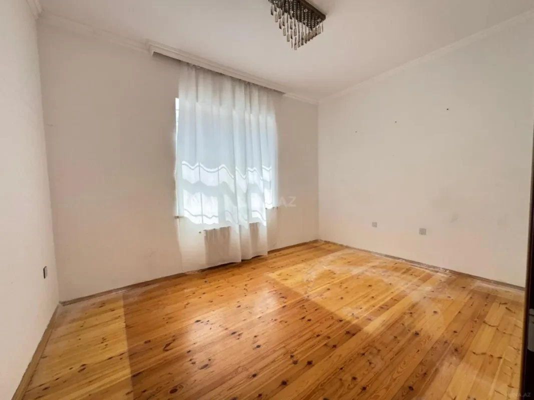 Satılır 4 otaqlı həyət evi 250 m²