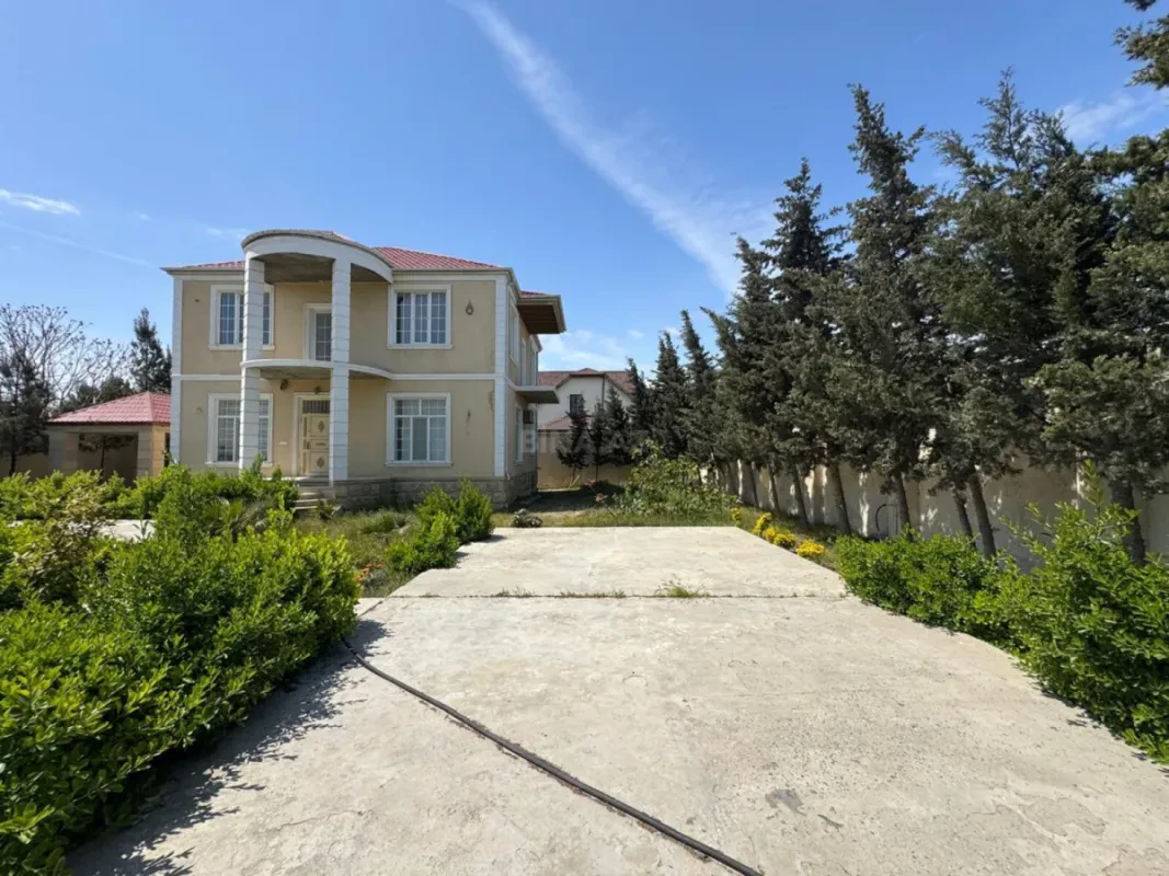 Satılır 4 otaqlı həyət evi 250 m²
