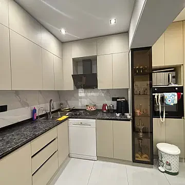 Satılır 5 otaqlı mənzil 110 m²