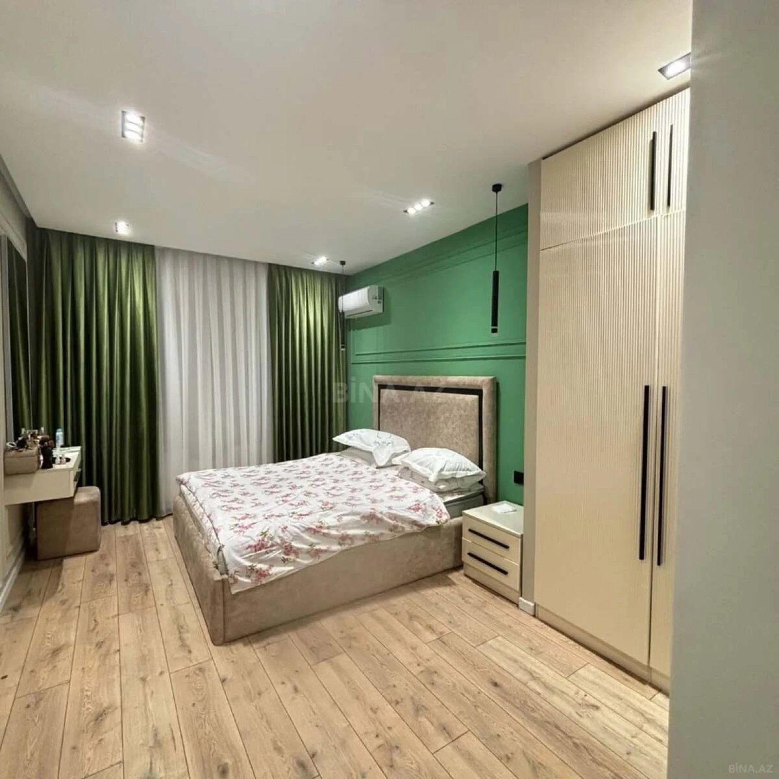 Satılır 5 otaqlı mənzil 110 m²