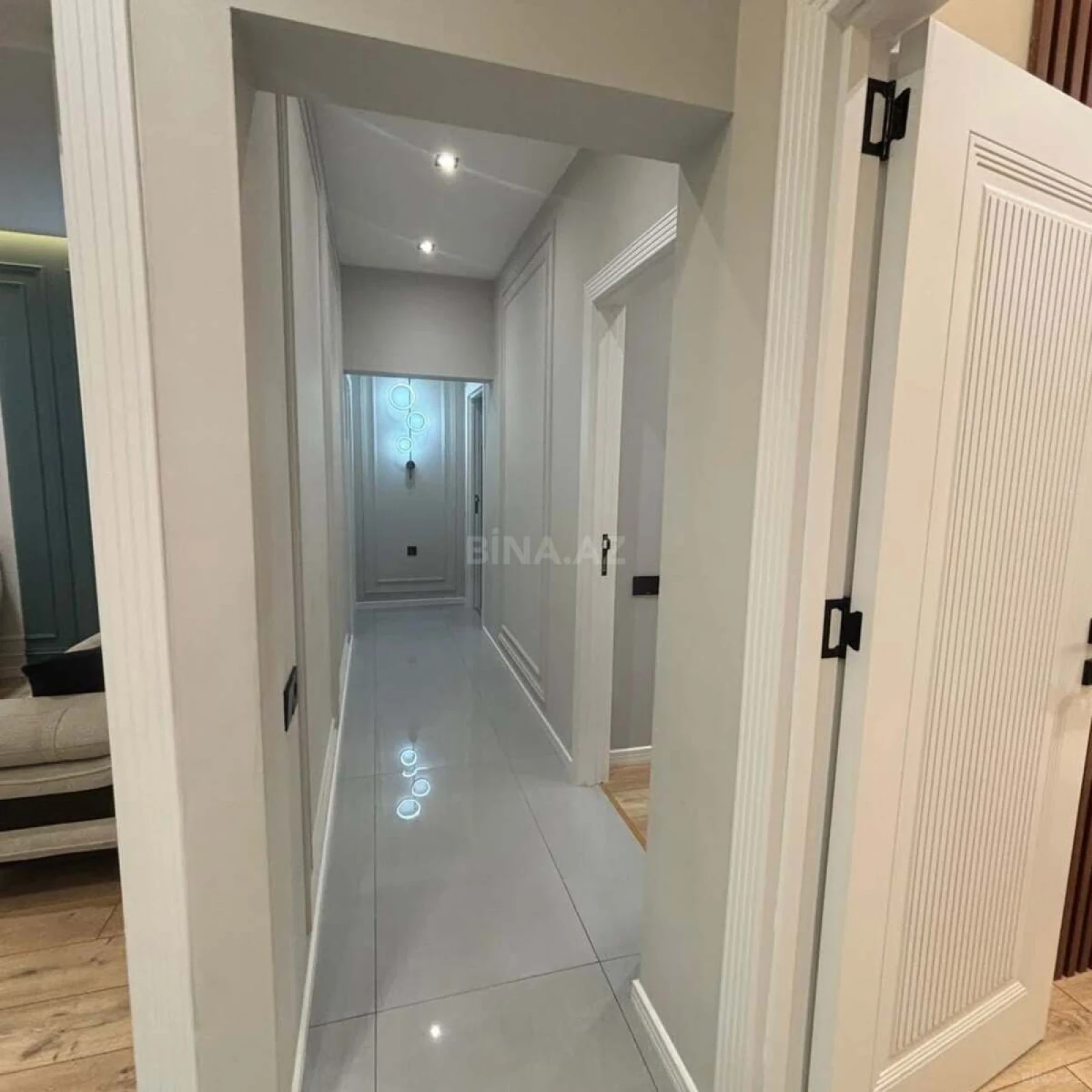 Satılır 5 otaqlı mənzil 110 m²