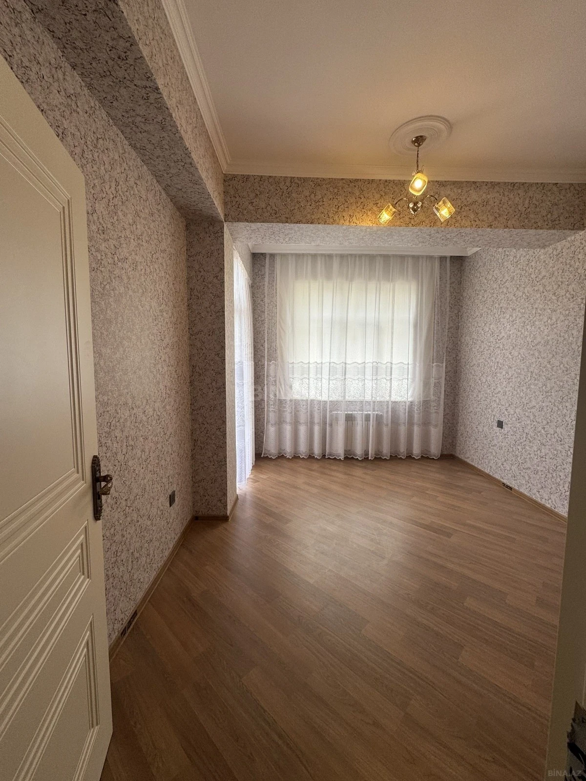 Kirayə verilir 3 otaqlı mənzil 120 m²