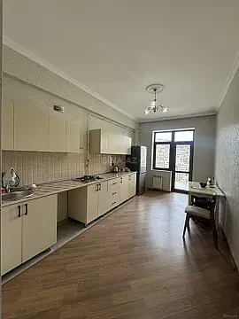 Kirayə verilir 3 otaqlı mənzil 120 m²