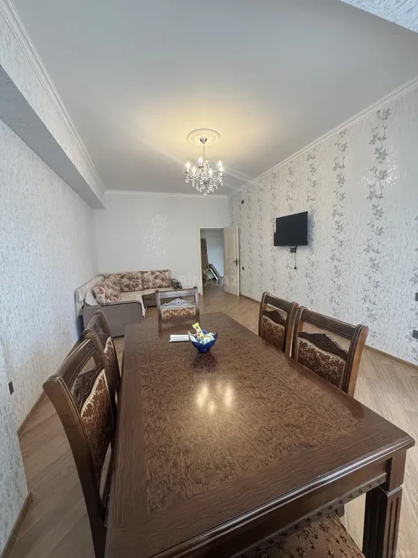 Kirayə verilir 3 otaqlı mənzil 120 m²