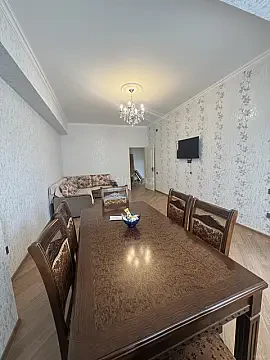 Kirayə verilir 3 otaqlı mənzil 120 m²