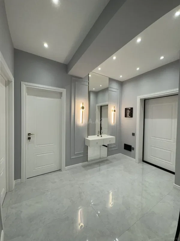 Satılır 3 otaqlı mənzil 97 m²
