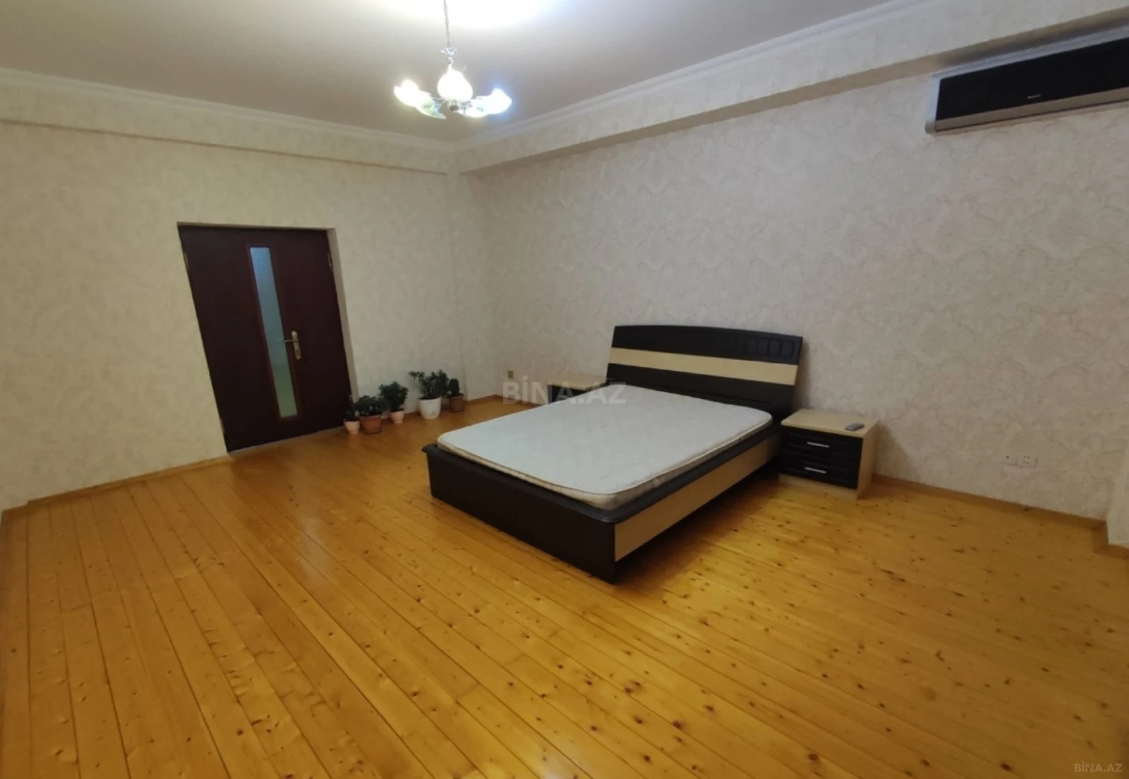 Kirayə verilir 3 otaqlı mənzil 130 m²