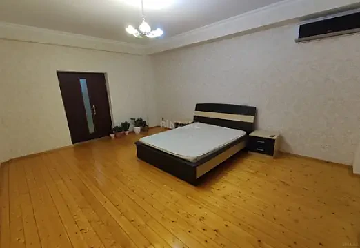 Kirayə verilir 3 otaqlı mənzil 130 m² — Bakı 3 otaq 130.00 m²