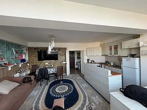 Satılır 2 otaqlı mənzil 65 m²