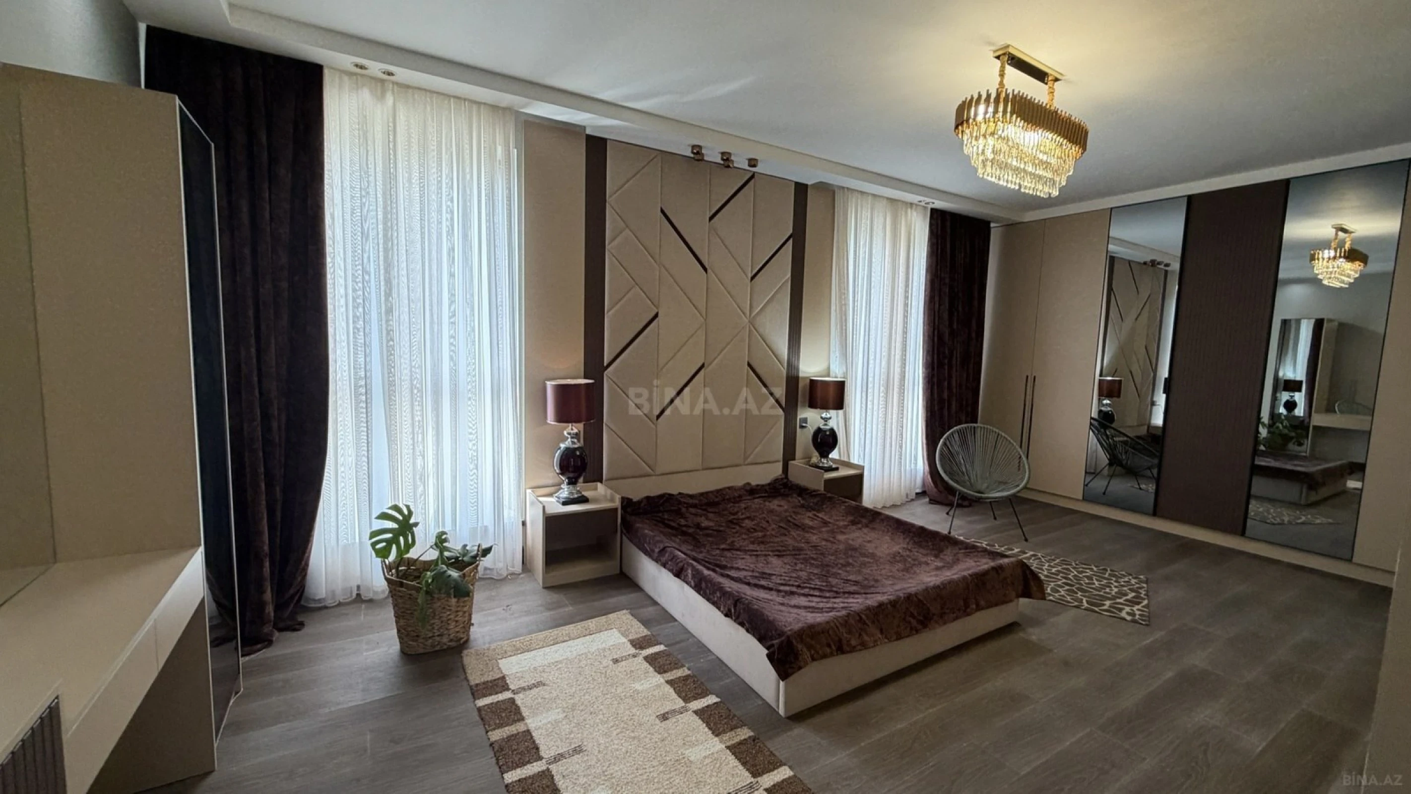 Satılır 6 otaqlı həyət evi 300 m²