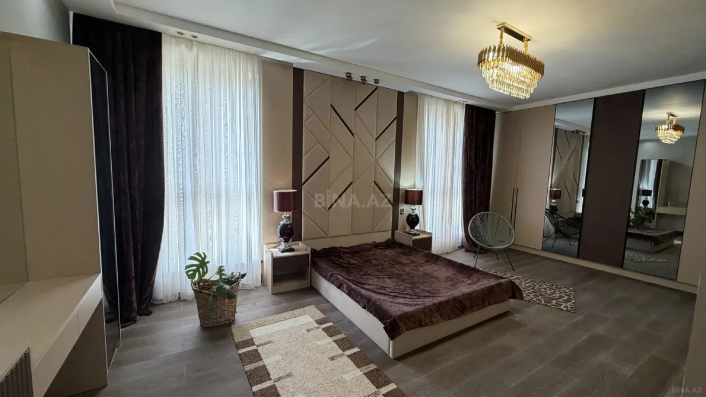 Satılır 6 otaqlı həyət evi 300 m²