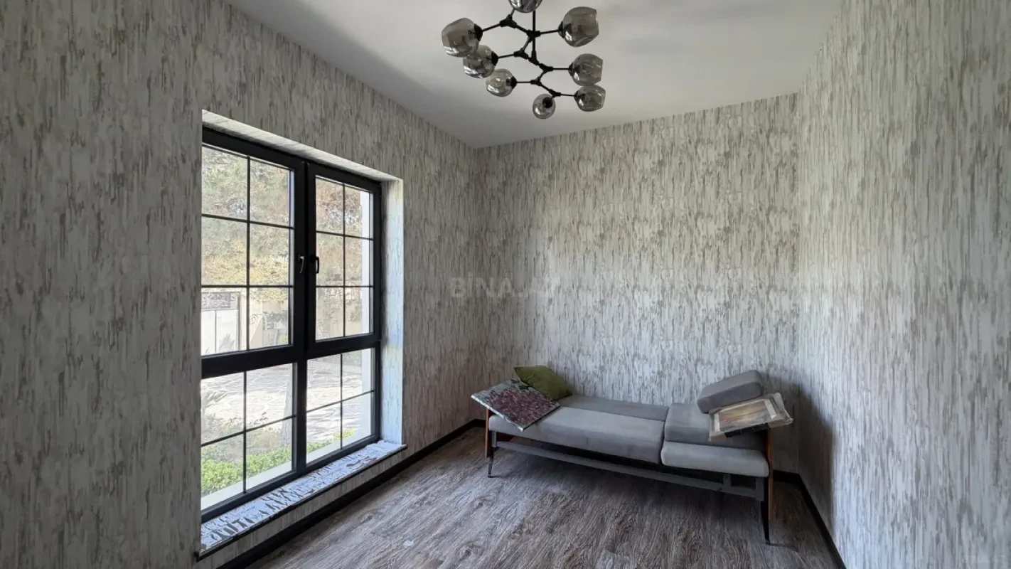 Satılır 6 otaqlı həyət evi 300 m²