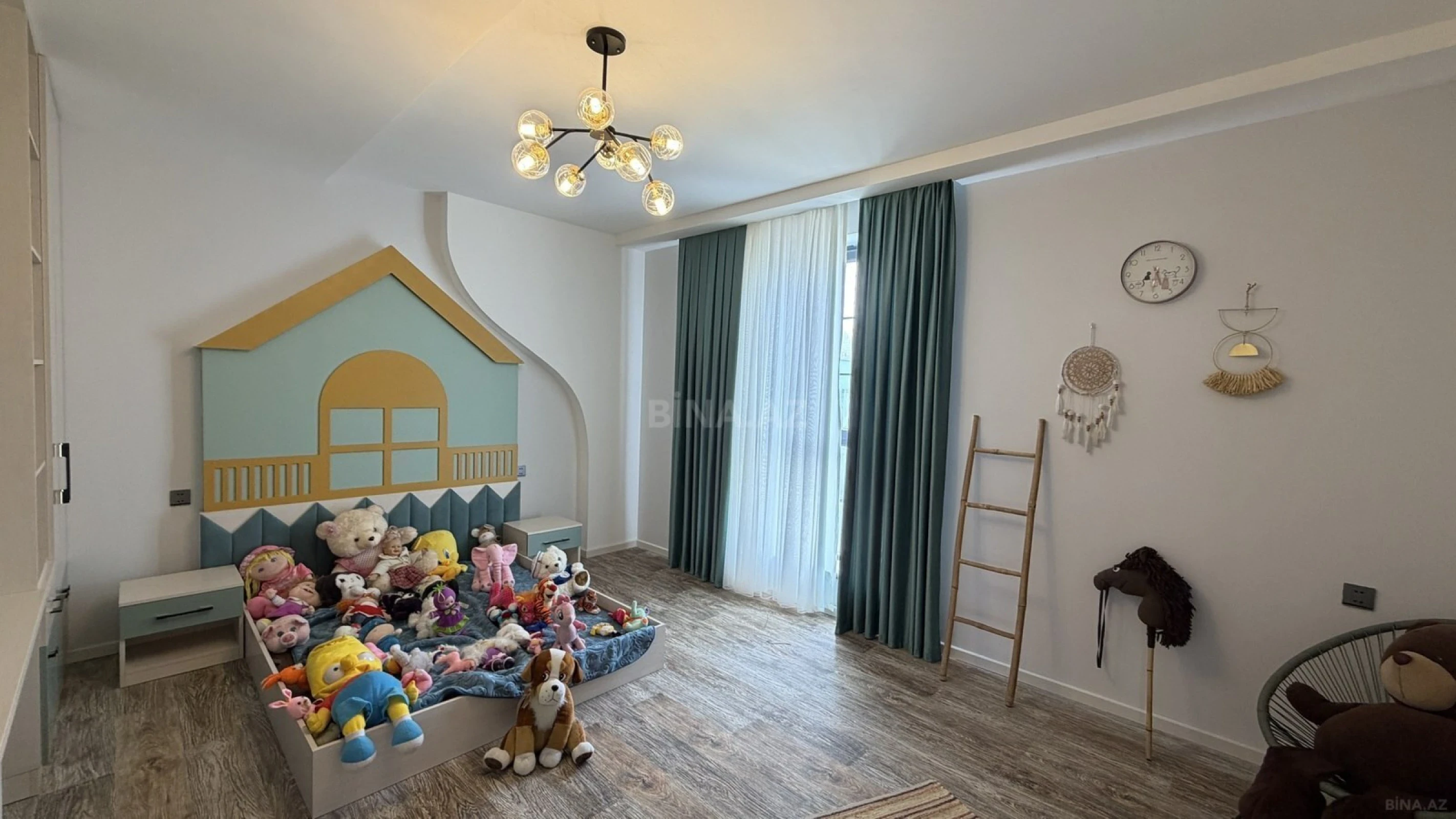 Satılır 6 otaqlı həyət evi 300 m²