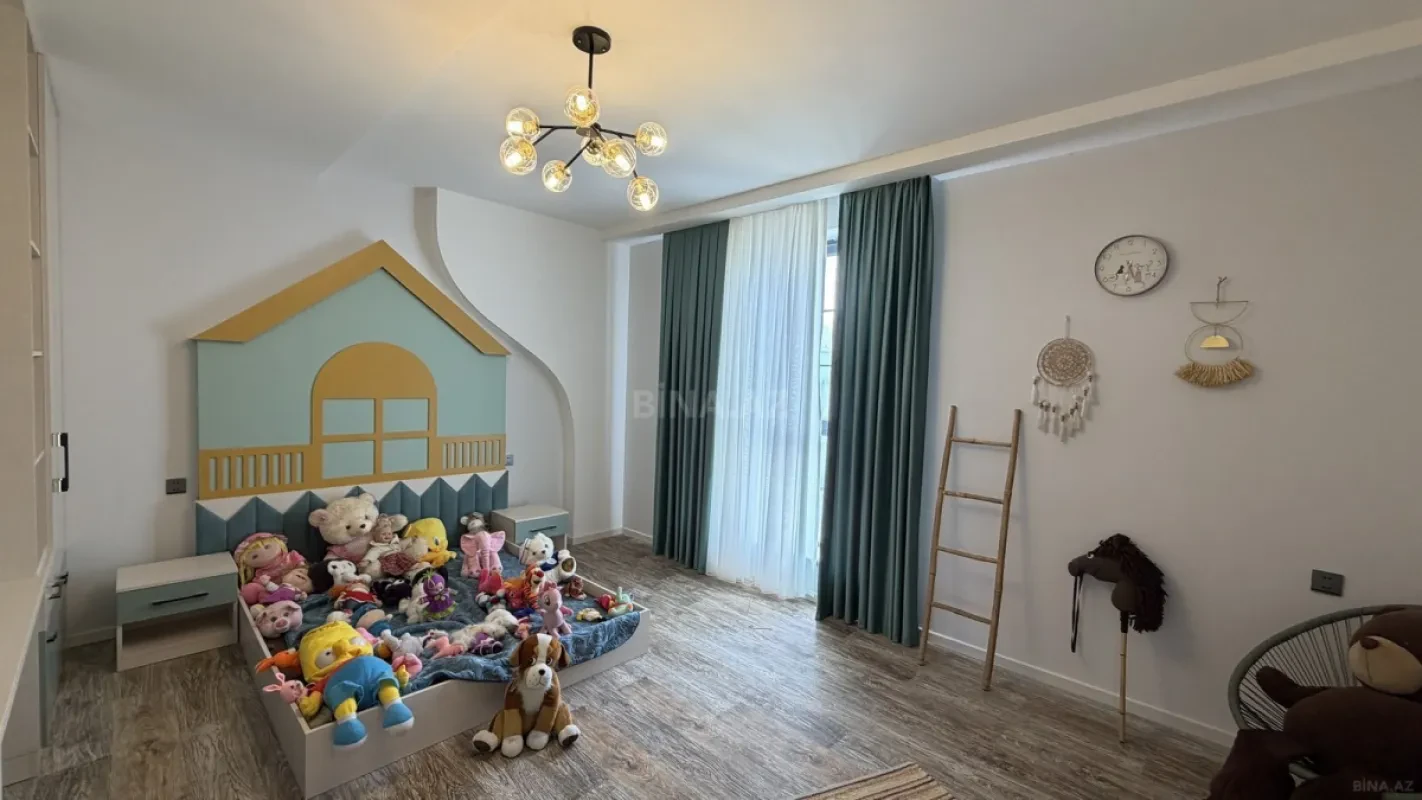 Satılır 6 otaqlı həyət evi 300 m²