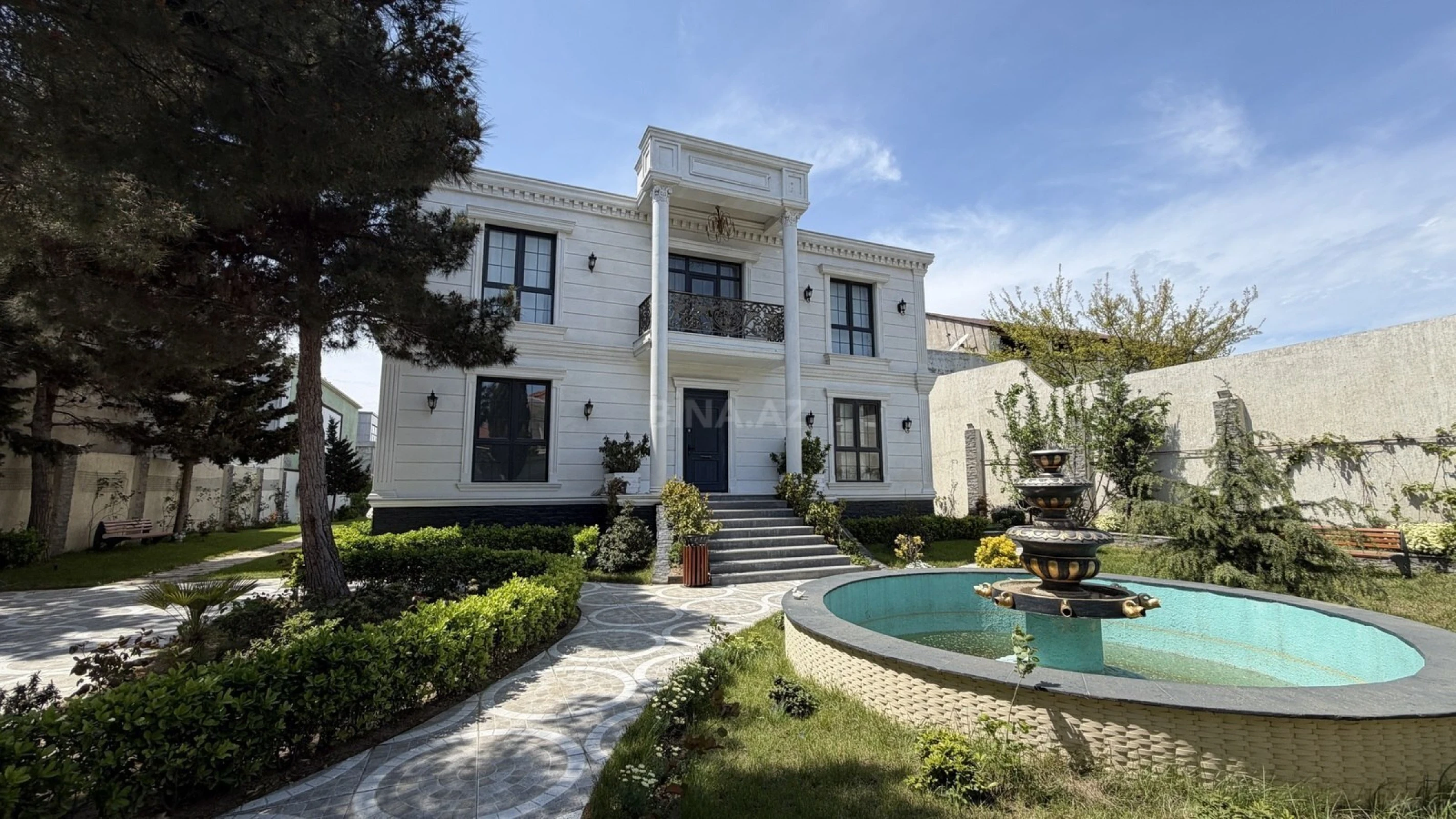 Satılır 6 otaqlı həyət evi 300 m²