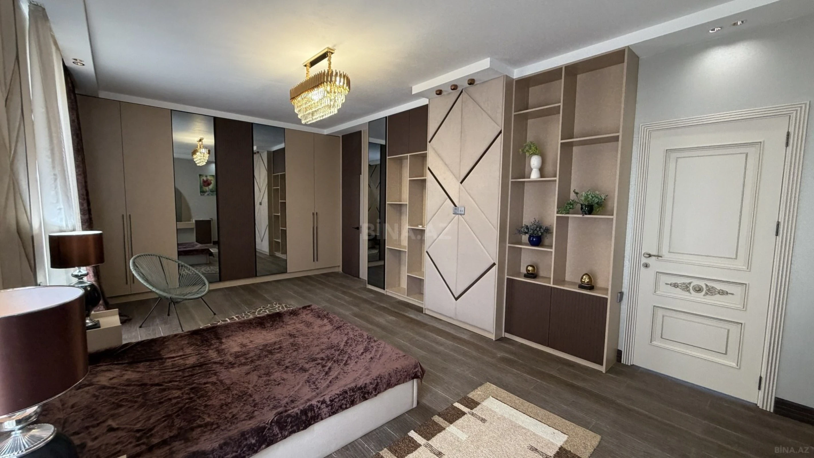 Satılır 6 otaqlı həyət evi 300 m²