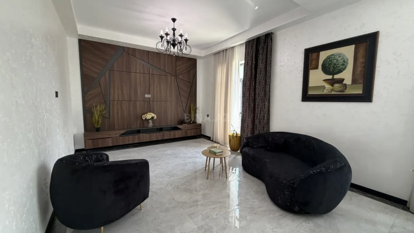 Satılır 6 otaqlı həyət evi 300 m²